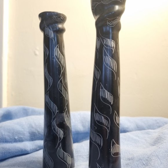 Set of 2 beautiful hand carved candlestick from Kenya, Africa Made in Soapstone. - Picture 5 of 5